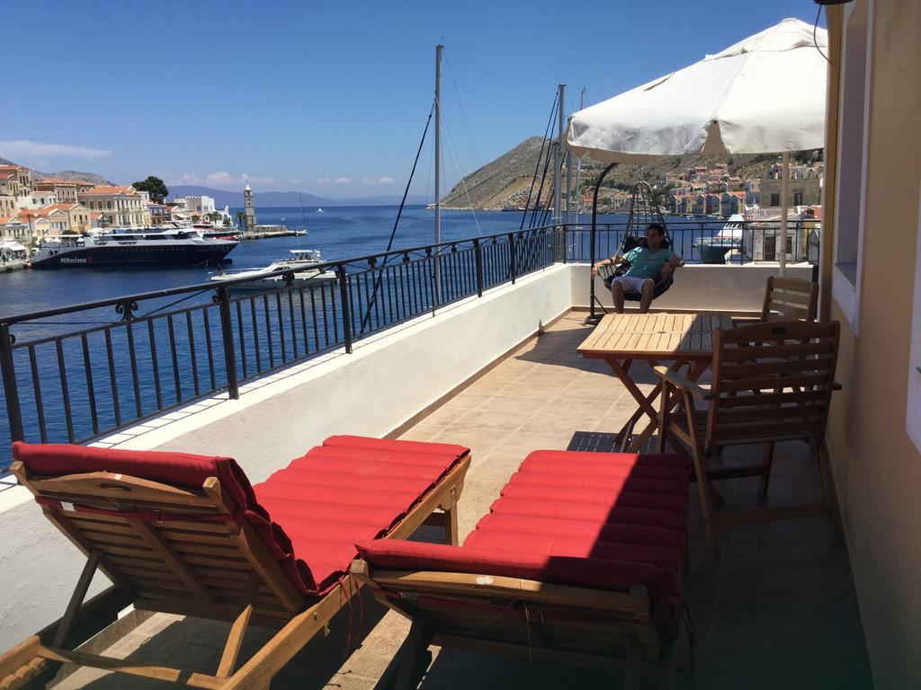 Captain'S Suites Sými Luaran gambar